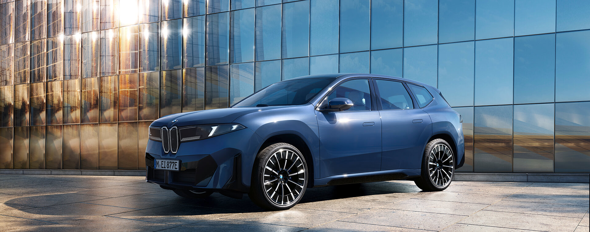 全新首創BMW iX3