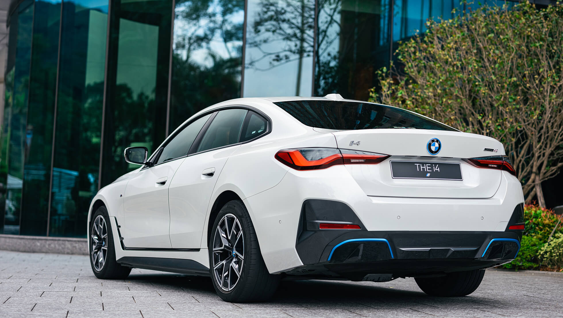 BMW i4 x 鄭涵睿