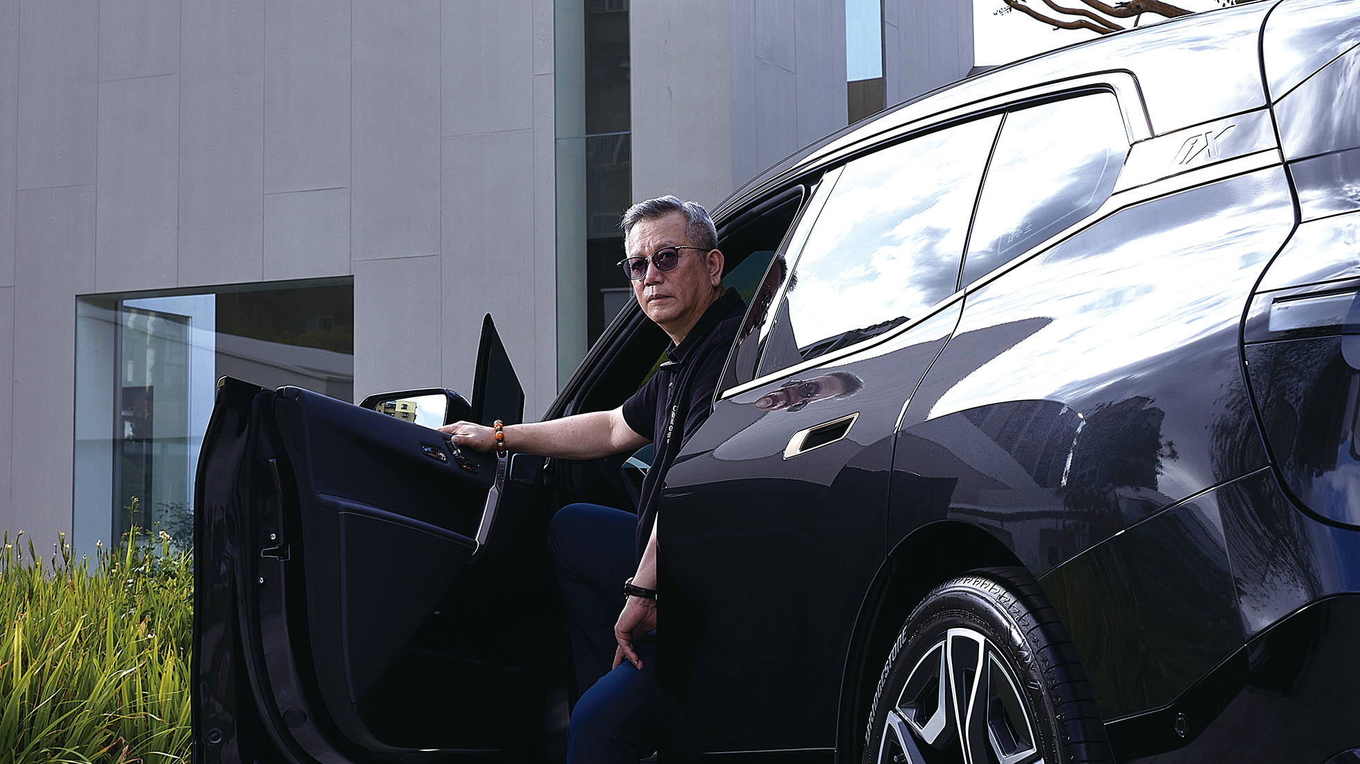 BMW iX x 璞園董事長 李忠恕